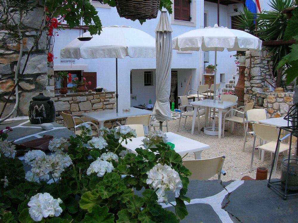 Sunset Studios And Apartments For Adults Over 21 Only ناوسا المظهر الخارجي الصورة