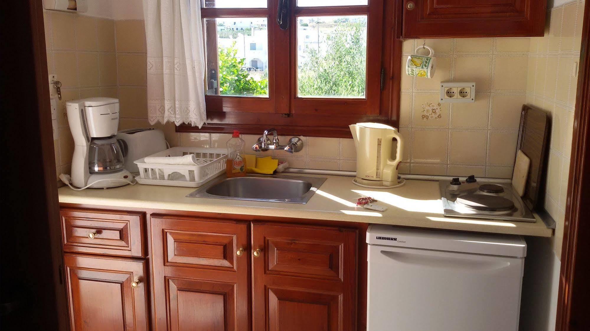 Sunset Studios And Apartments For Adults Over 21 Only ناوسا المظهر الخارجي الصورة